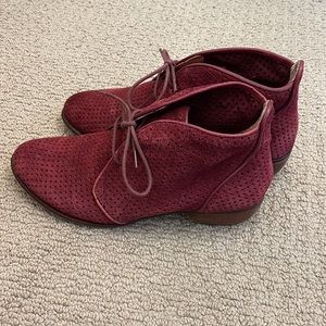 Anthropologie Latigo Bootie Size 7.5, Maroon